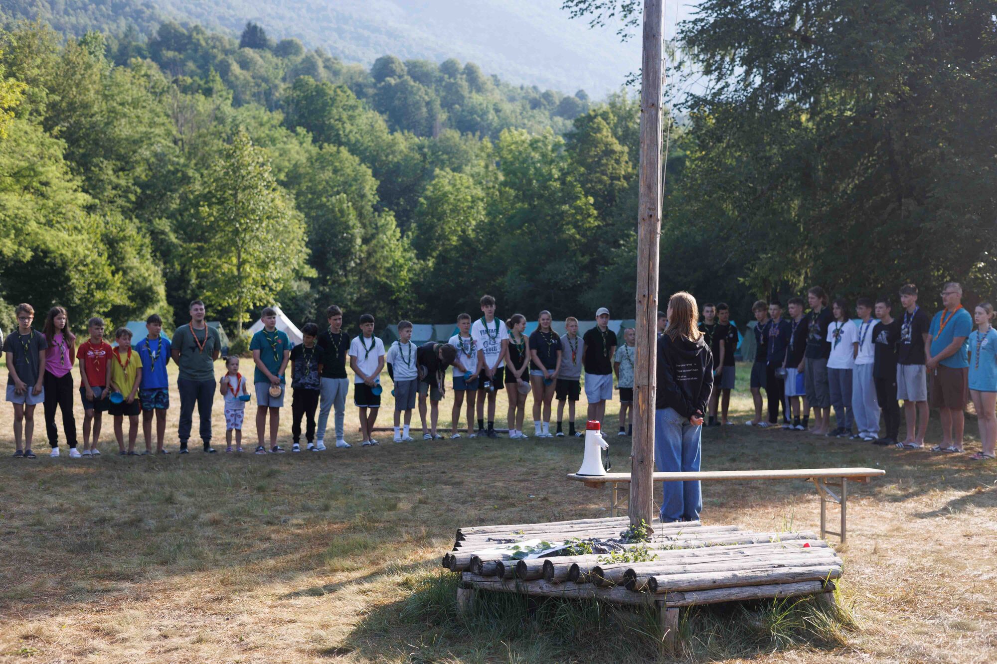Naši jutranji in večerni zbori, kjer se začne in konča vsaka zgodba.