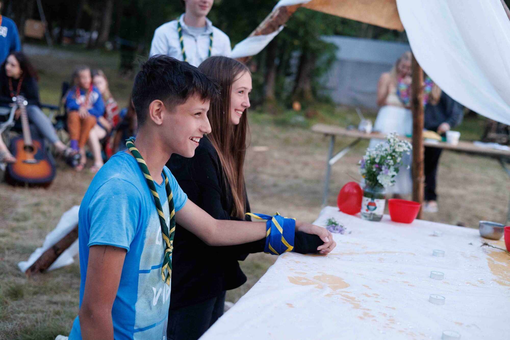 Taborniške vezi so tiste, ki ostanejo za vse življenje, zato naše tudi malo za hec poročimo.